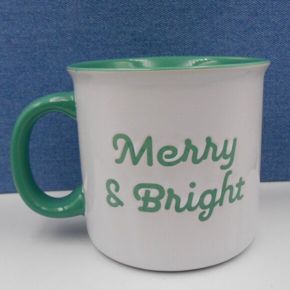 LARGE SNOPPY PEANUT CHRISTMAS SNOWFLAKES MUG COFFEE TEACUP MERRY & BRIGHT - Picture 3 of 9